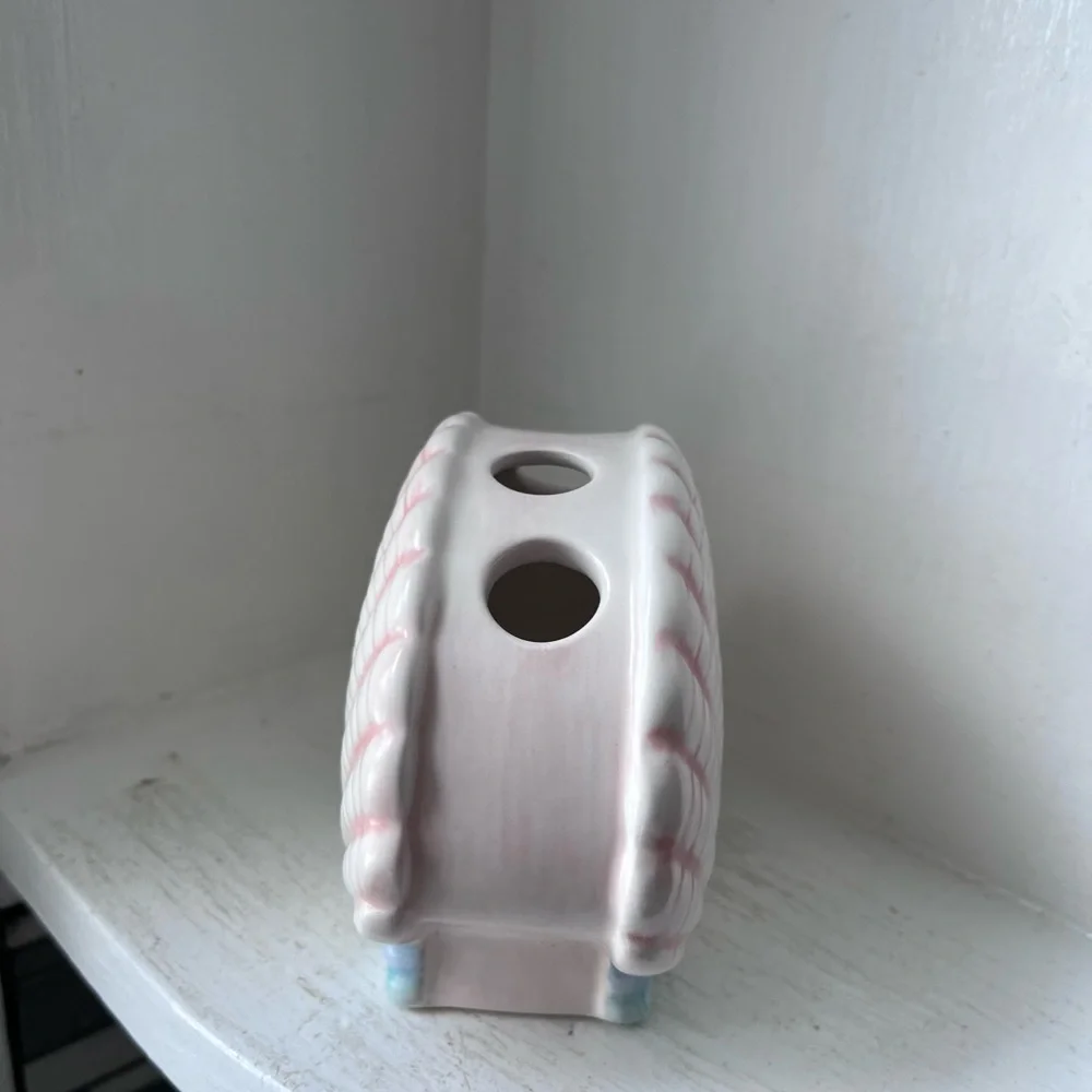 Vintage Shell Toothbrush Holder